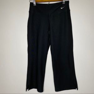 Nike dry-fit perfect fit black Capri pants
